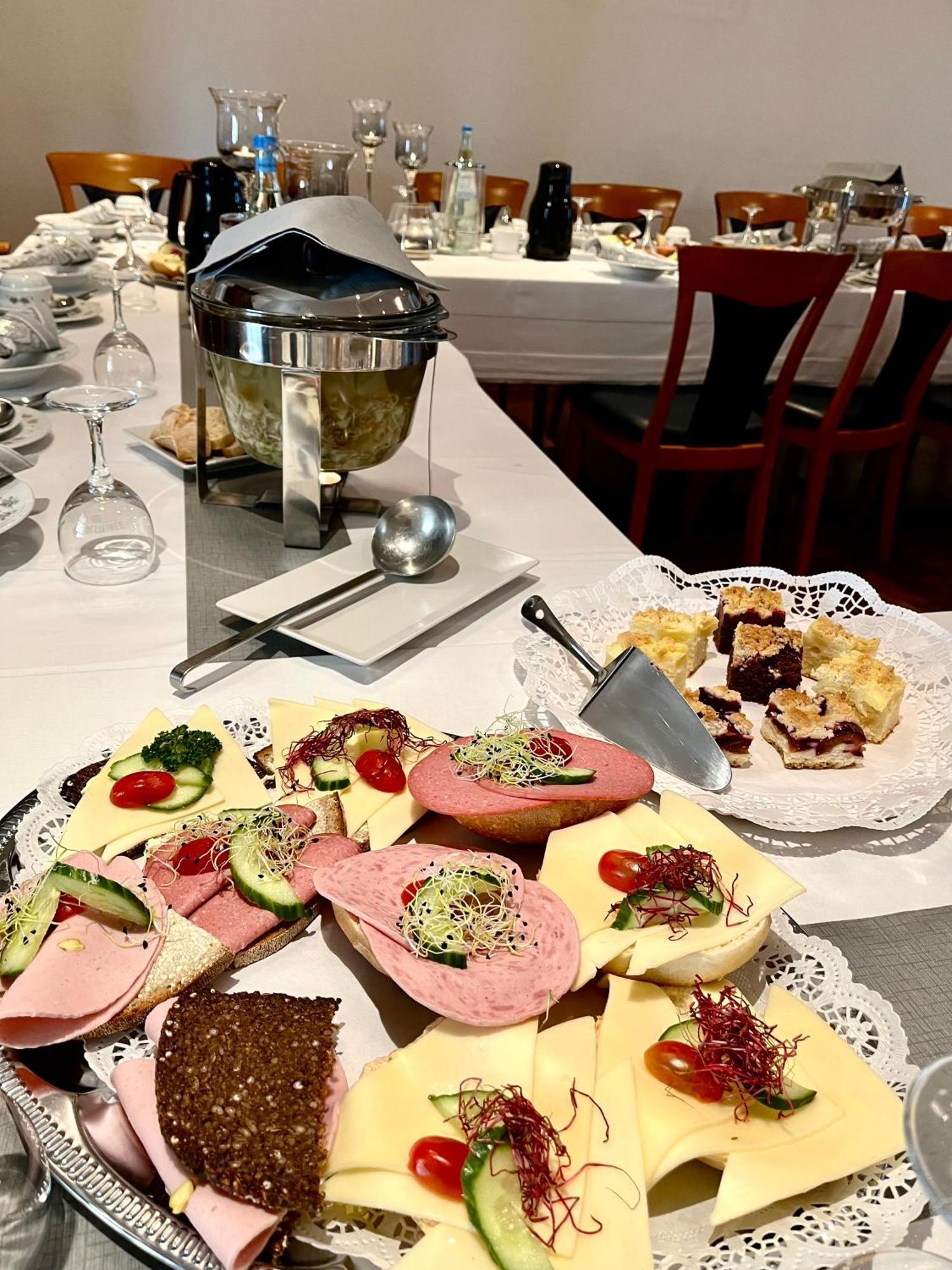 Hotel Zu Den Linden Wachtberg Eksteriør bilde